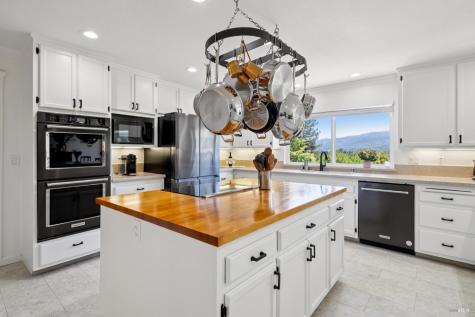 10 Santa Yorma Court Novato CA 94945
