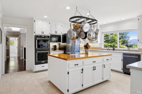 10 Santa Yorma Court Novato CA 94945