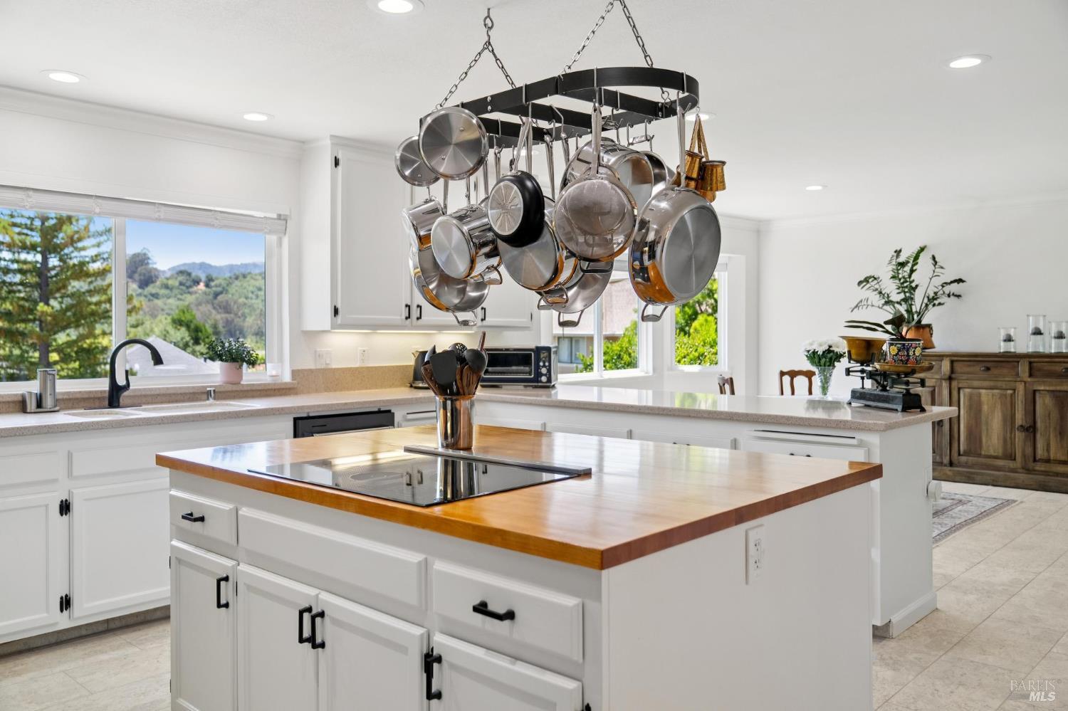 10 Santa Yorma Court Novato CA 94945