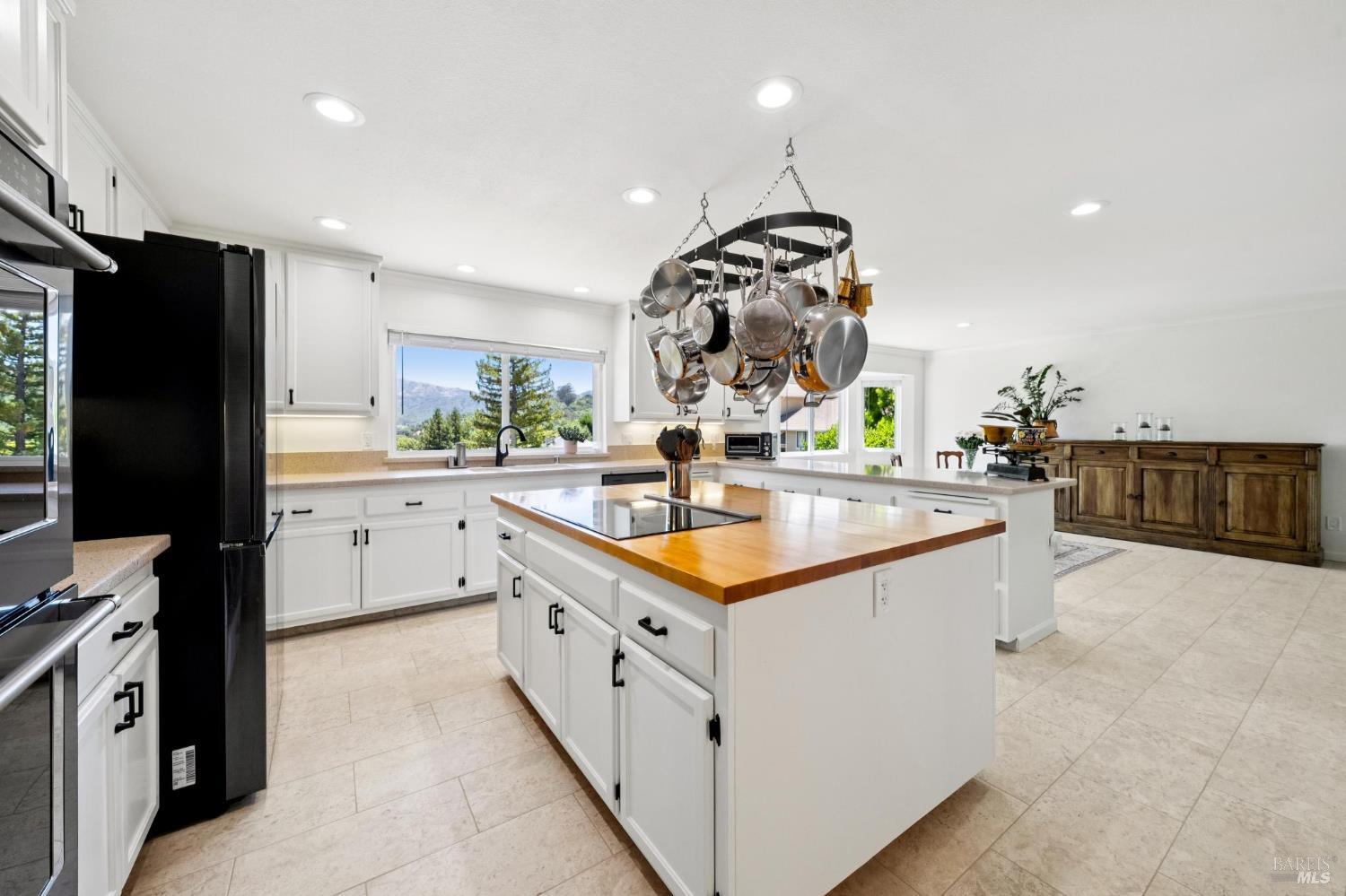10 Santa Yorma Court Novato CA 94945