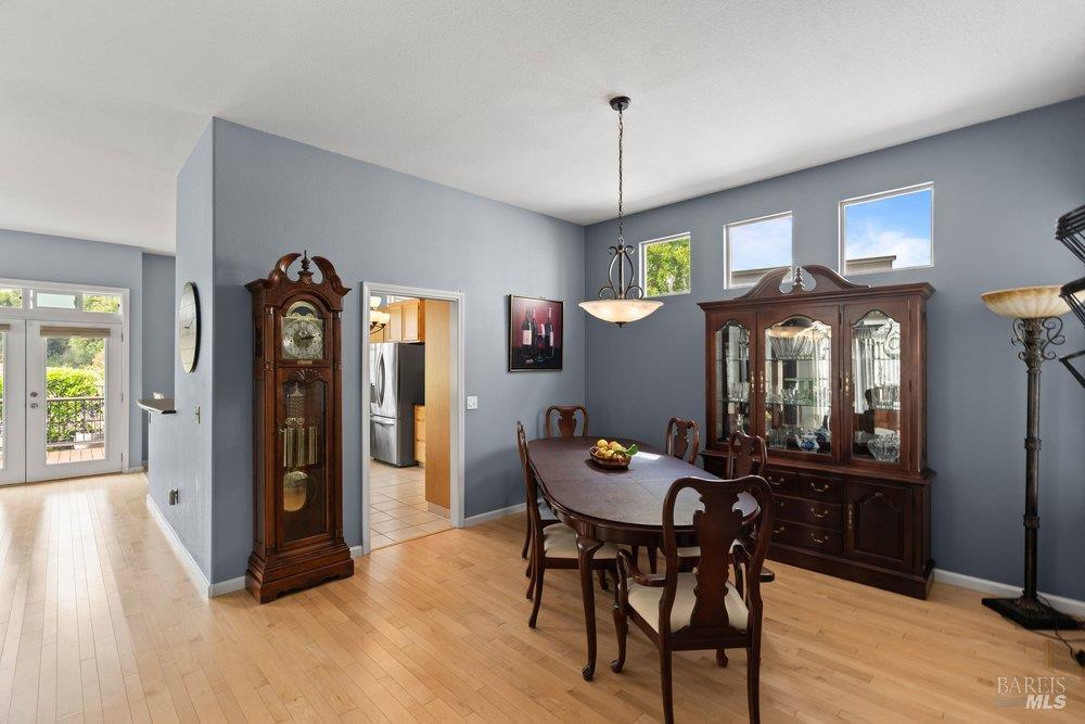 2010 Falcon Ridge Drive Petaluma CA 94954