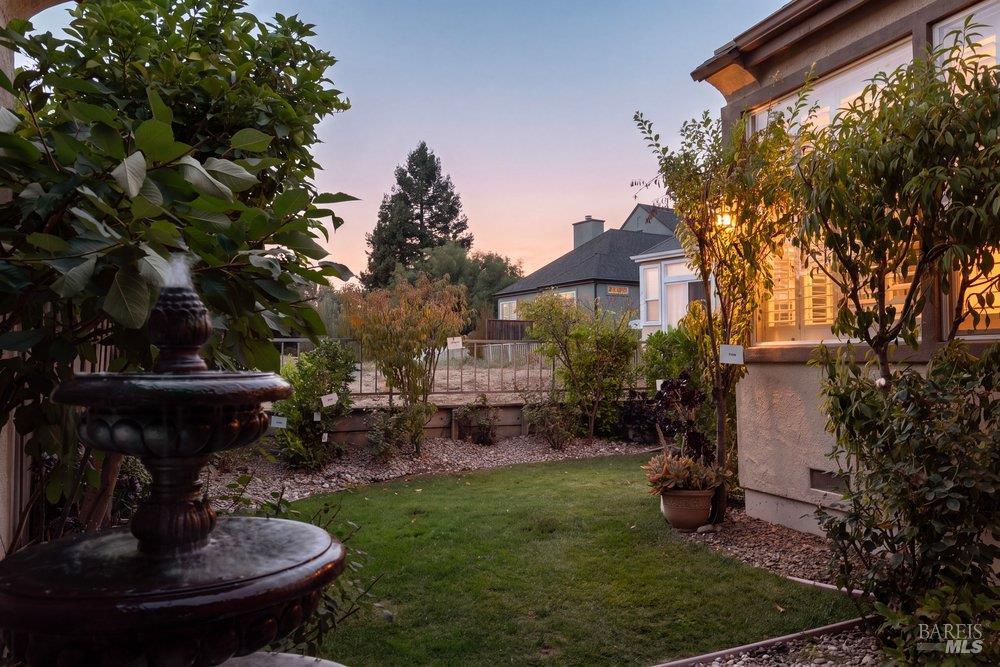 2010 Falcon Ridge Drive Petaluma CA 94954