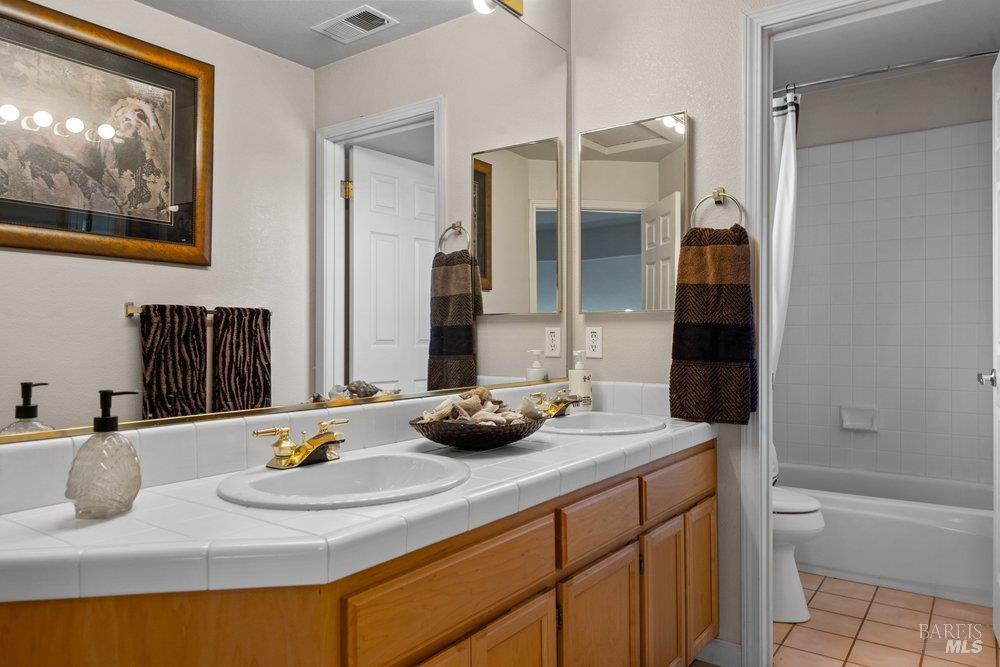 2010 Falcon Ridge Drive Petaluma CA 94954