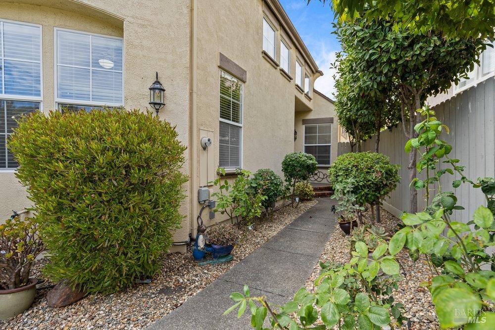 2010 Falcon Ridge Drive Petaluma CA 94954