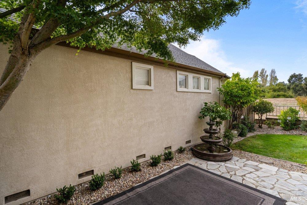 2010 Falcon Ridge Drive Petaluma CA 94954