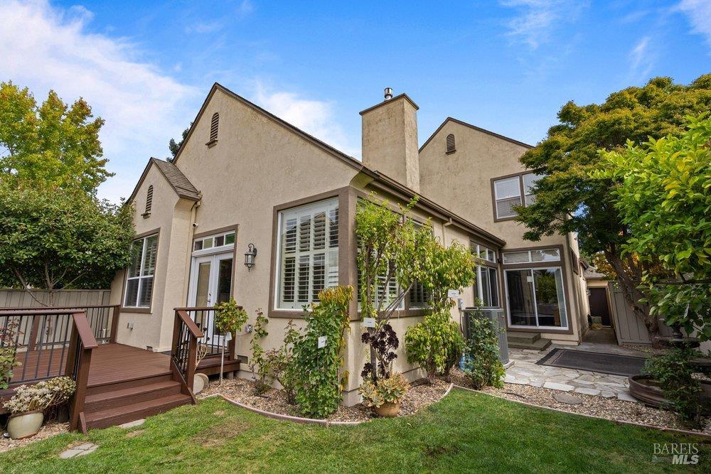 2010 Falcon Ridge Drive Petaluma CA 94954