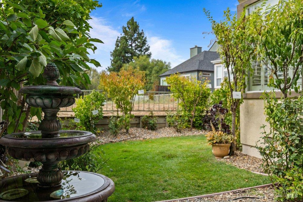 2010 Falcon Ridge Drive Petaluma CA 94954