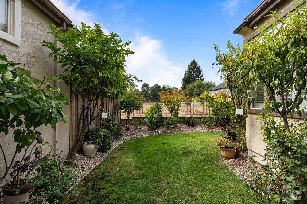 2010 Falcon Ridge Drive Petaluma CA 94954