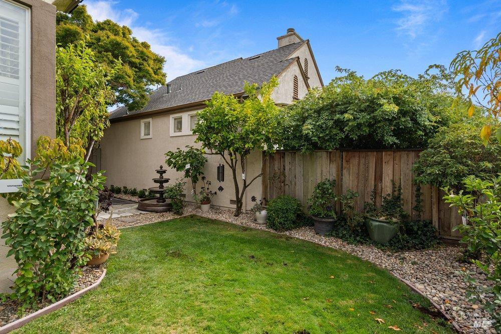 2010 Falcon Ridge Drive Petaluma CA 94954