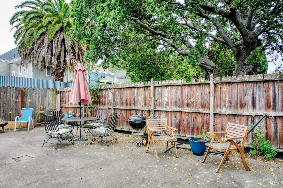 1128 Chester Street Oakland CA 94607