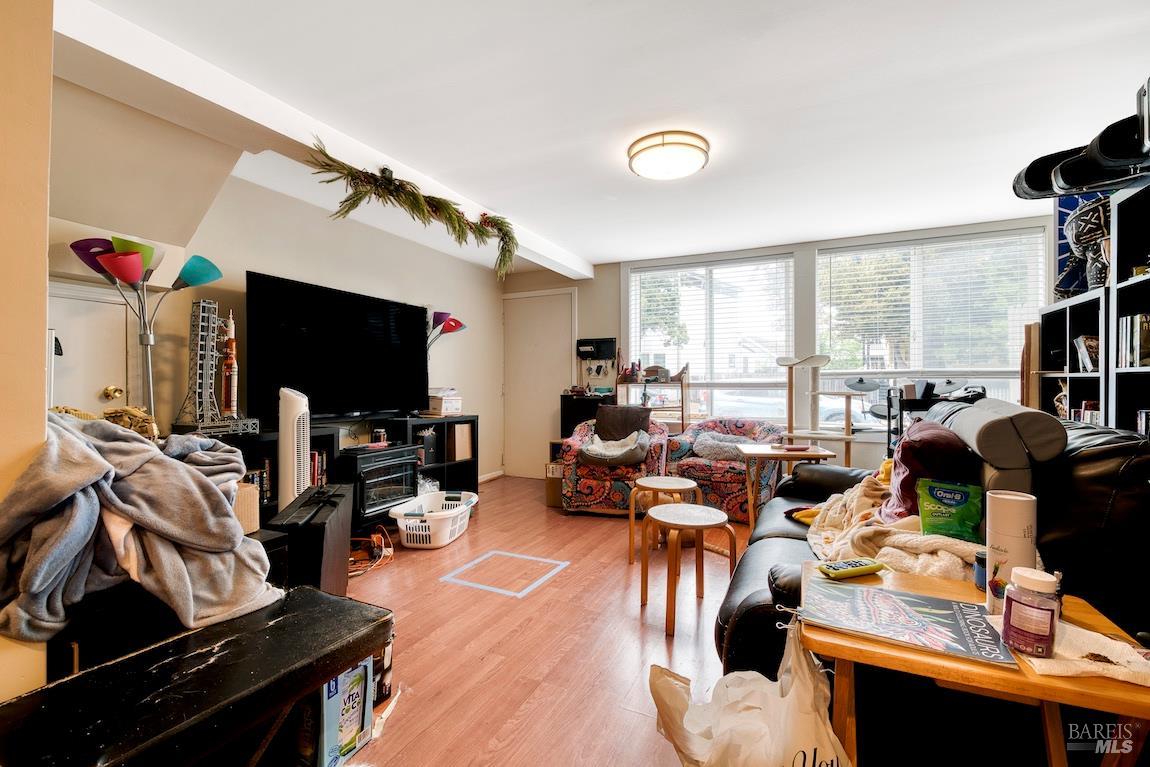 1128 Chester Street Oakland CA 94607