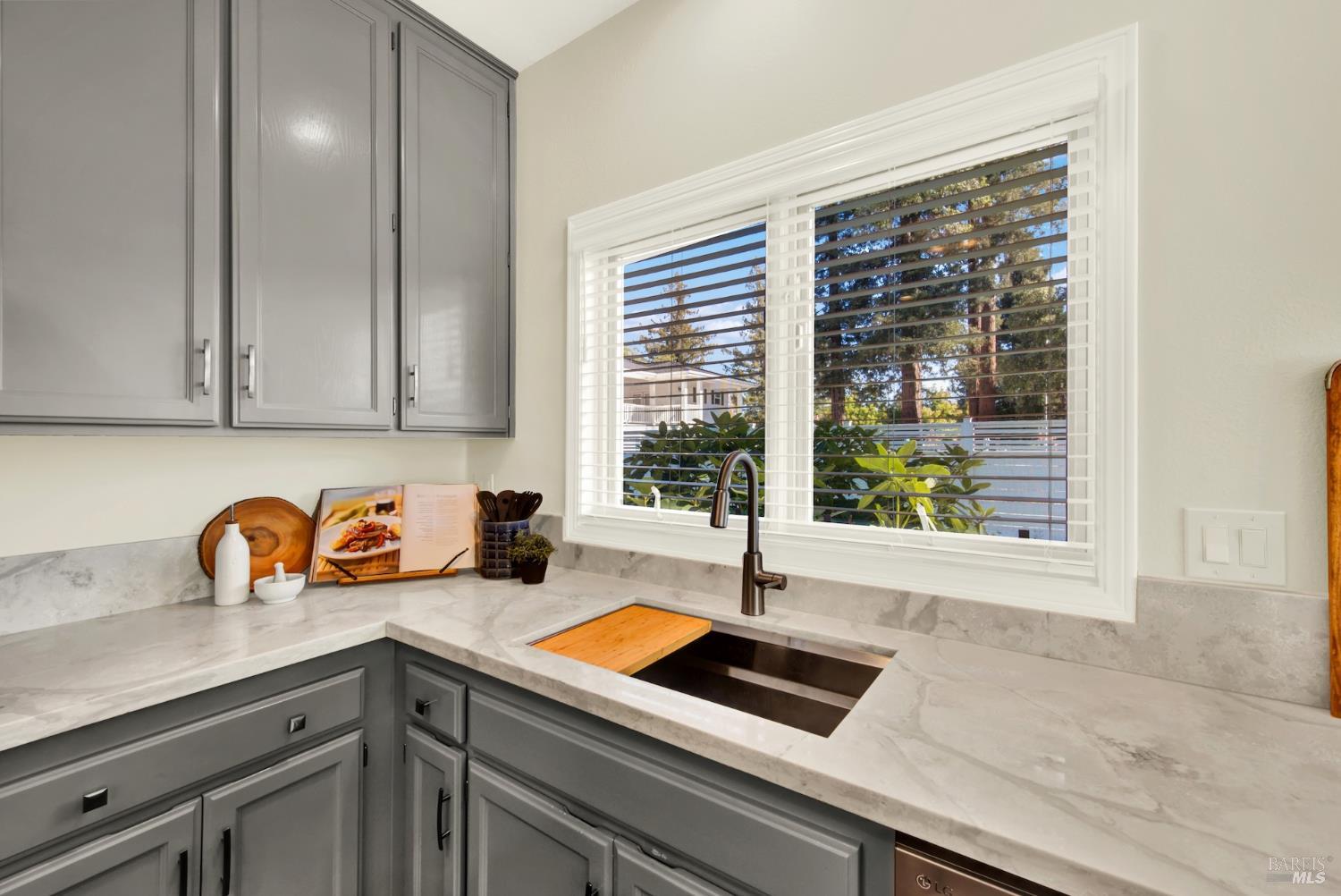 2111 W Lincoln Avenue Napa CA 94558