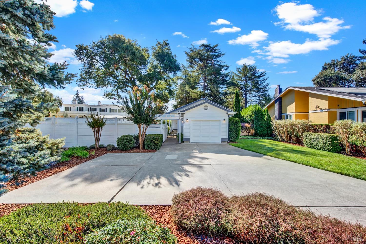 2111 W Lincoln Avenue Napa CA 94558