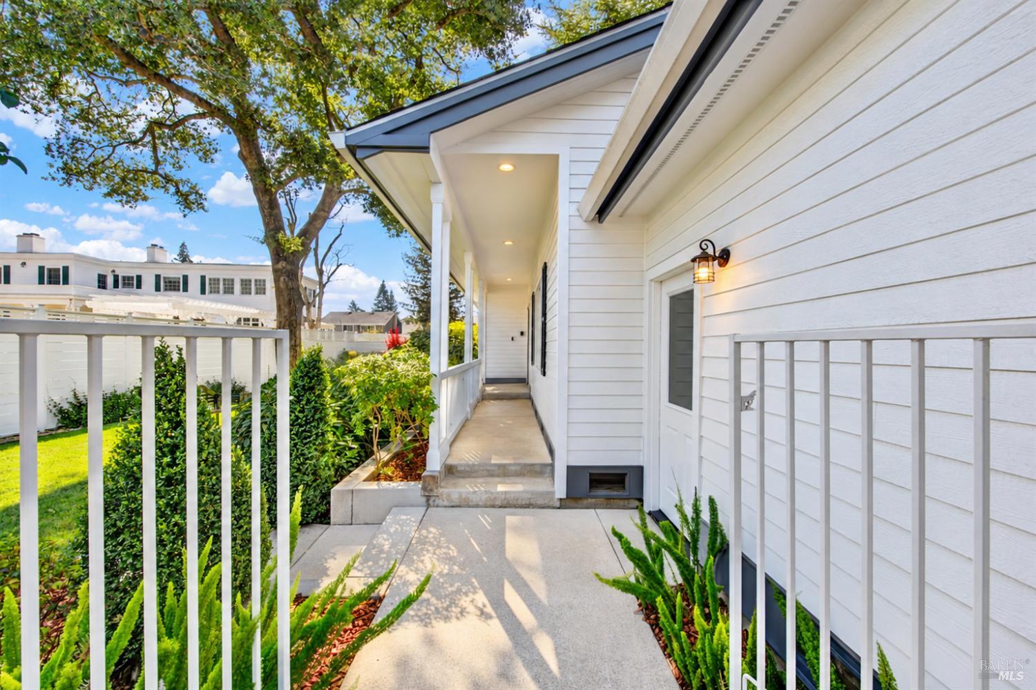 2111 W Lincoln Avenue Napa CA 94558