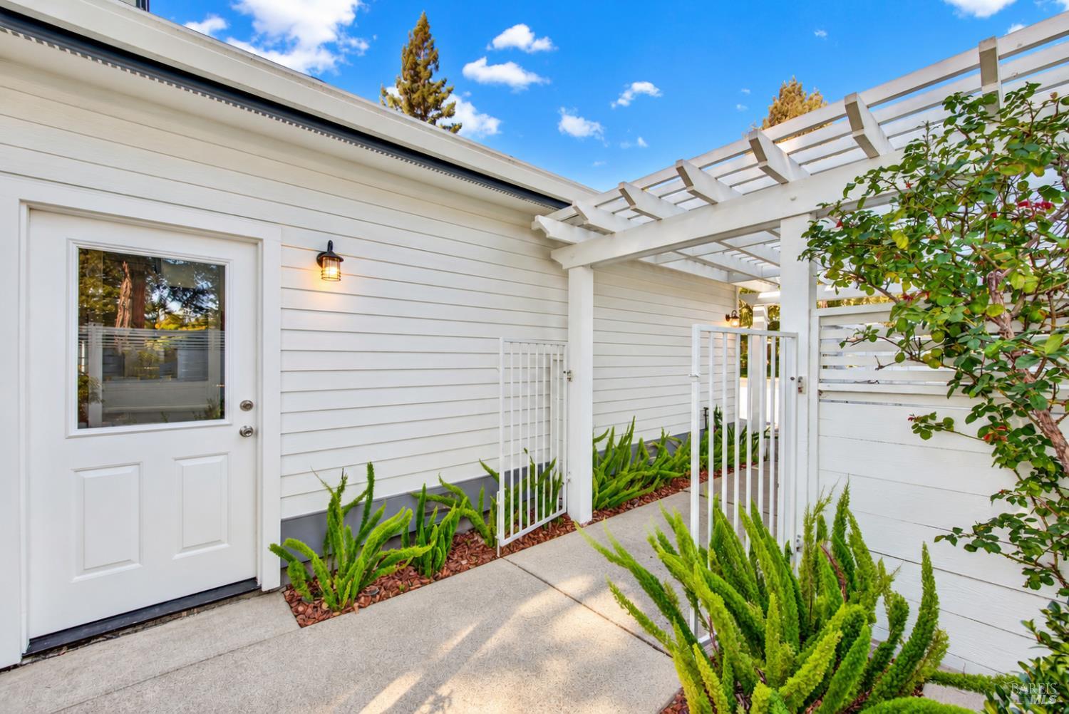 2111 W Lincoln Avenue Napa CA 94558