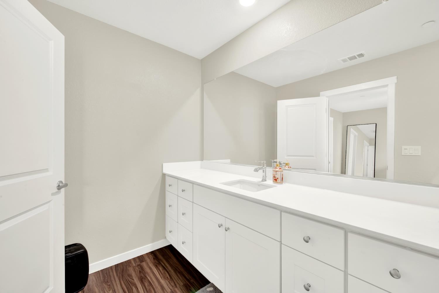 3298 New York Road West Sacramento CA 95691