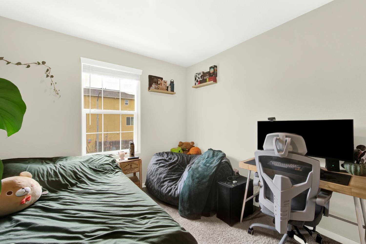 3298 New York Road West Sacramento CA 95691