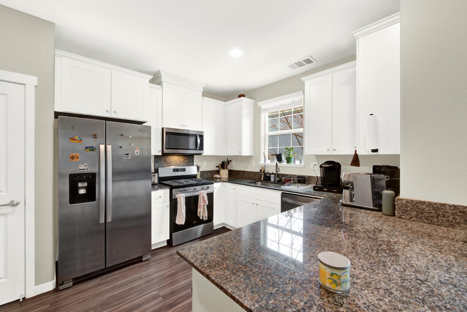 3298 New York Road West Sacramento CA 95691