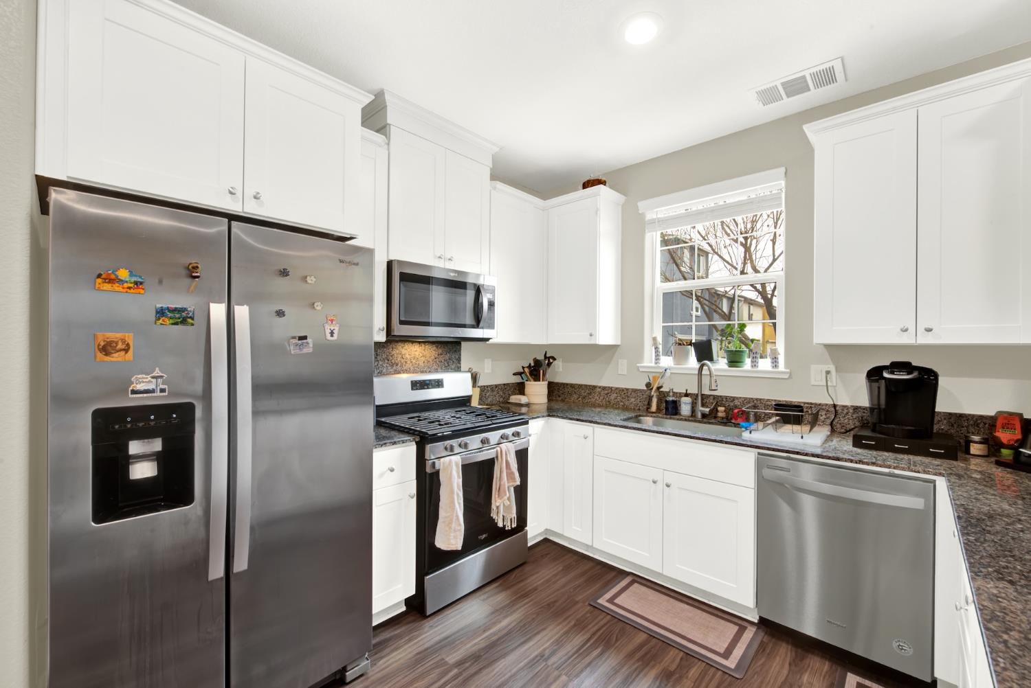3298 New York Road West Sacramento CA 95691