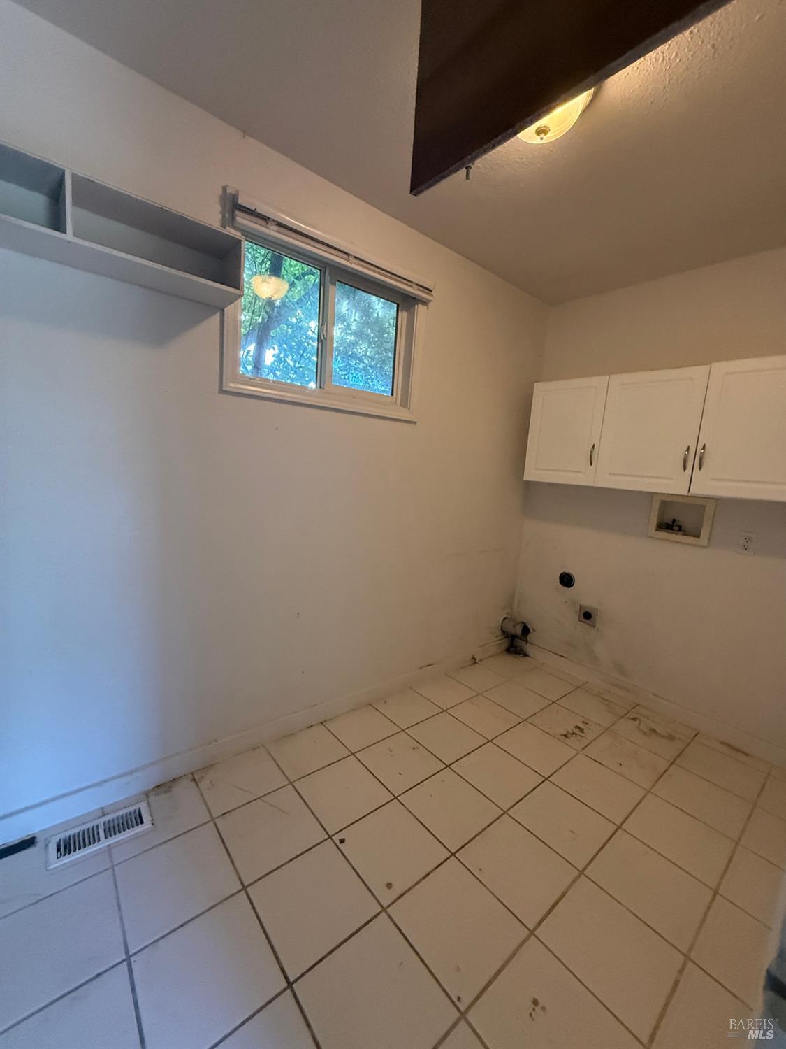 36 Alta Loma Benicia CA 90045