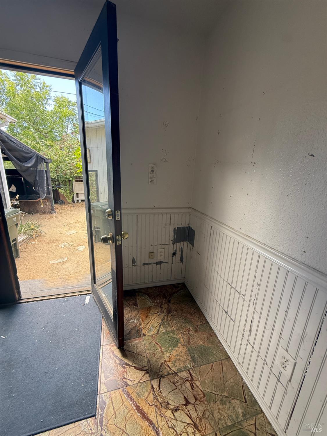 36 Alta Loma Benicia CA 90045