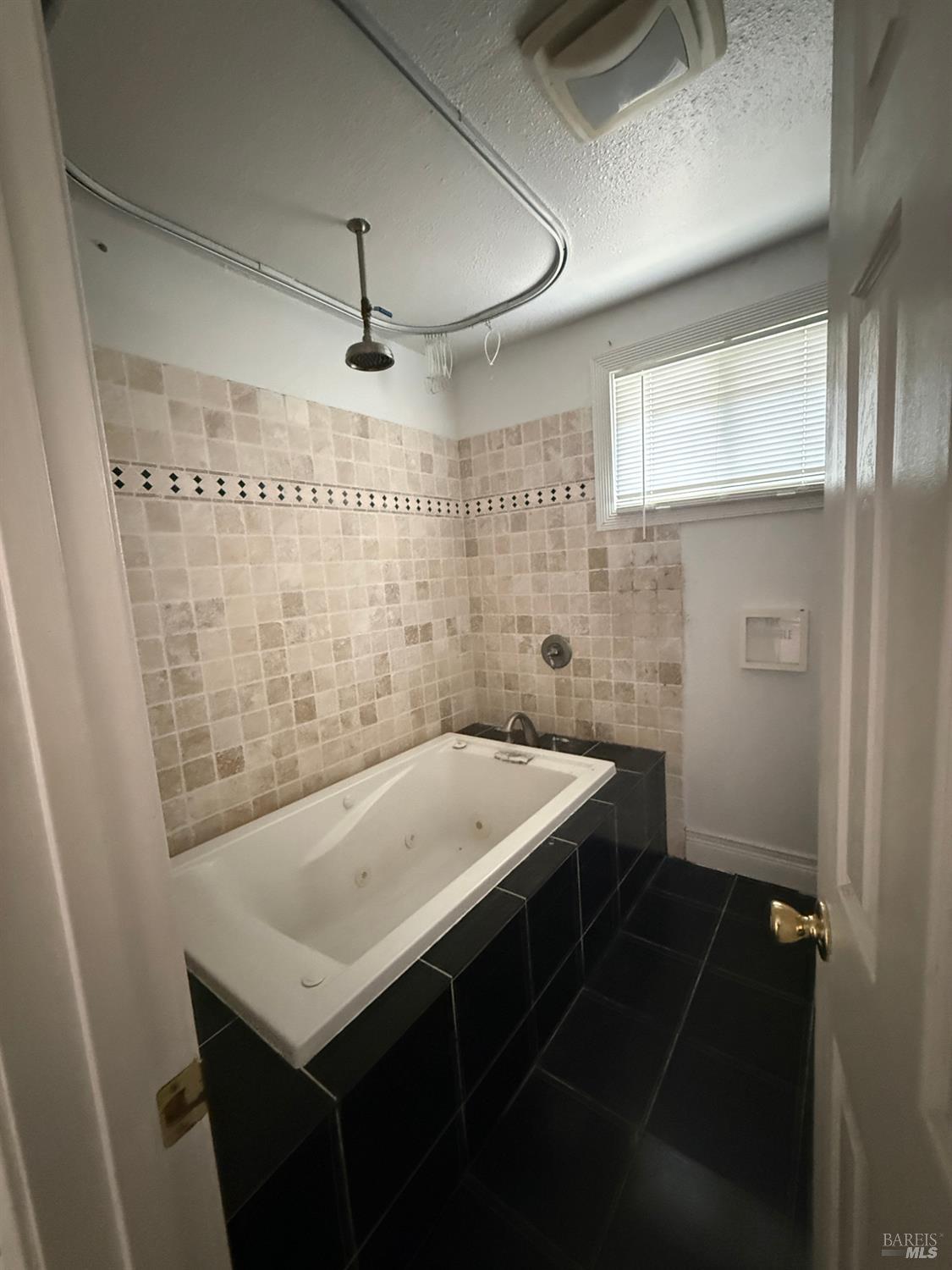 36 Alta Loma Benicia CA 90045