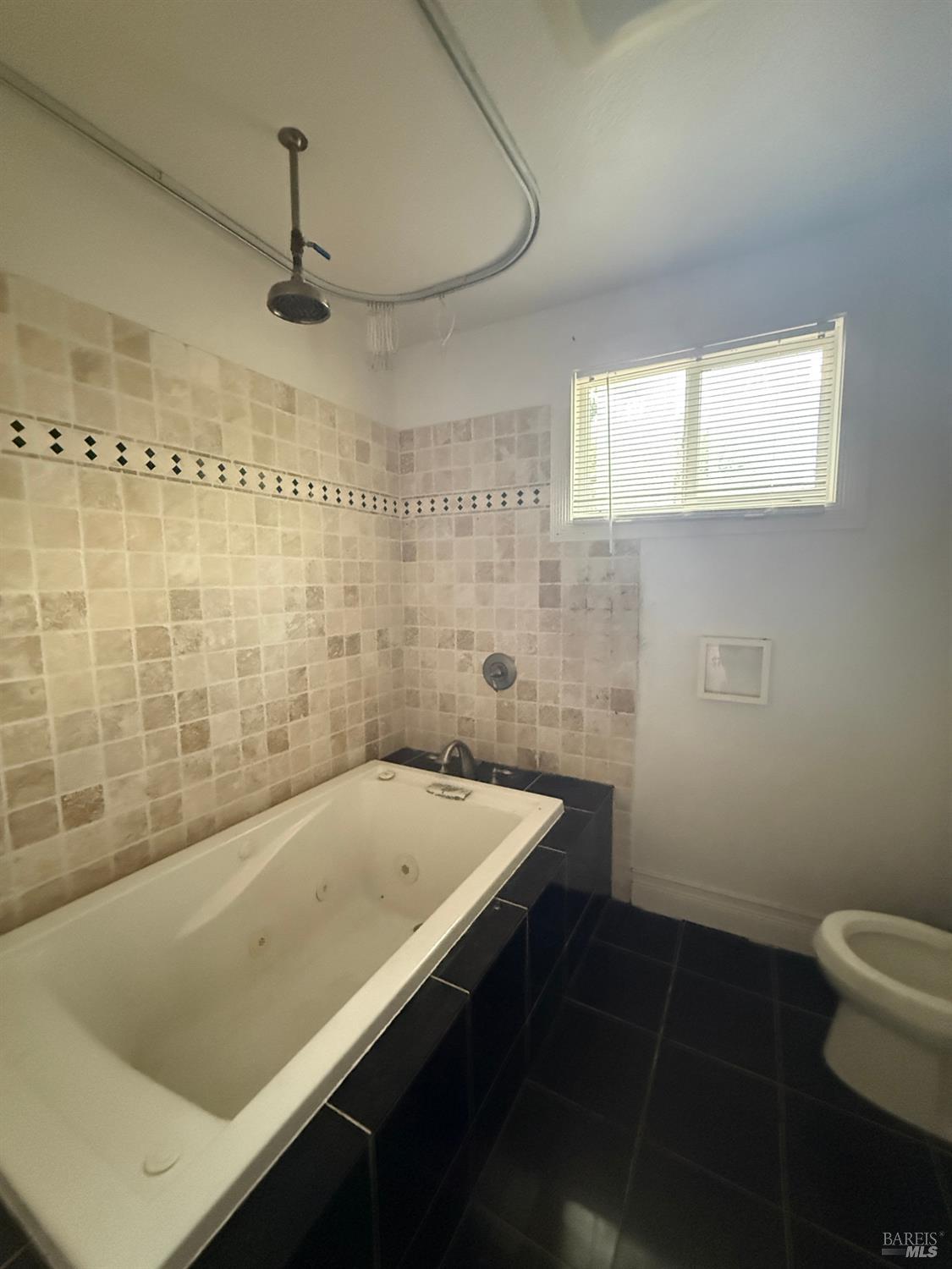 36 Alta Loma Benicia CA 90045