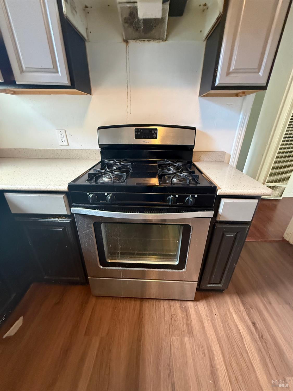 36 Alta Loma Benicia CA 90045