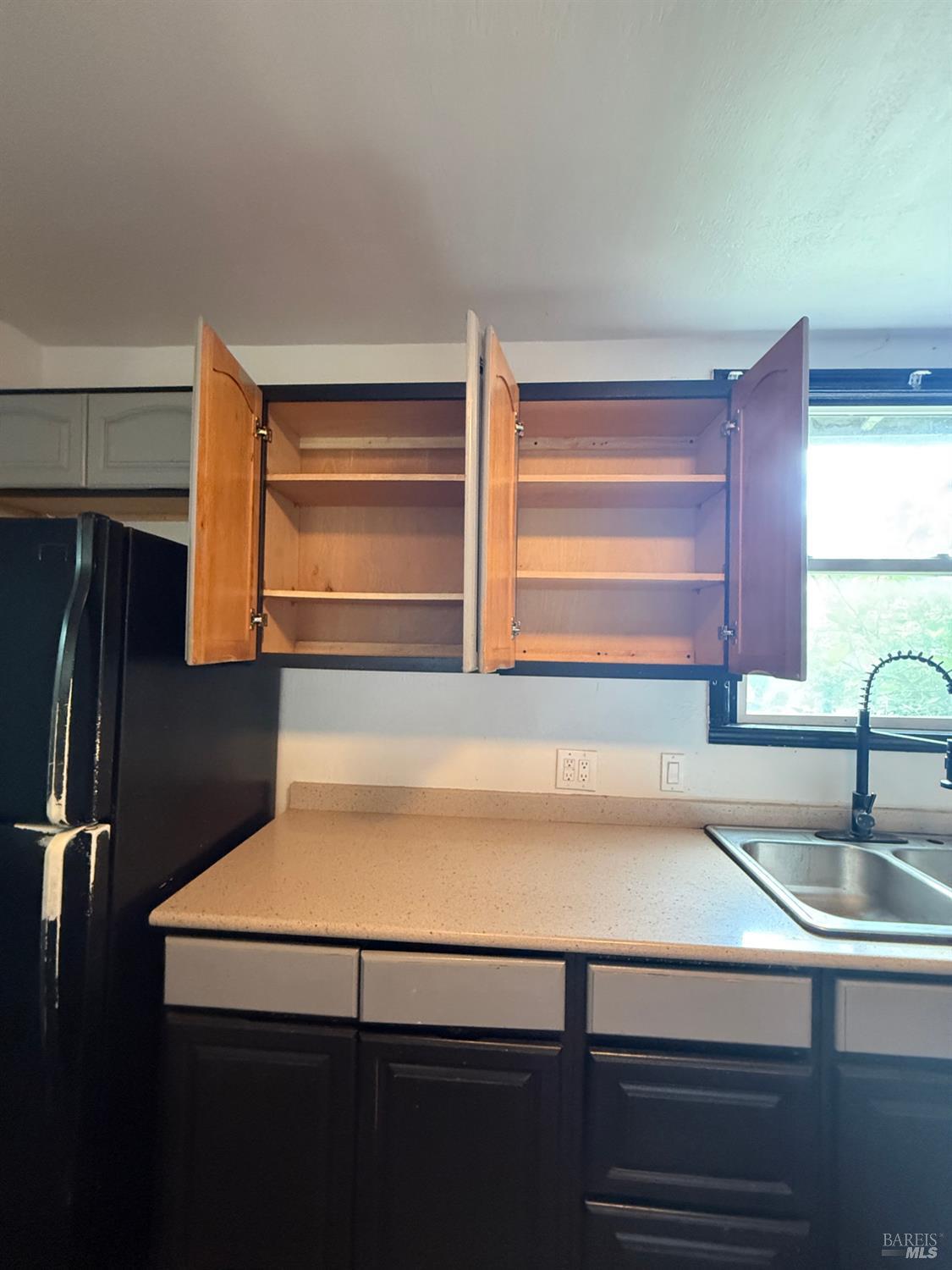 36 Alta Loma Benicia CA 90045