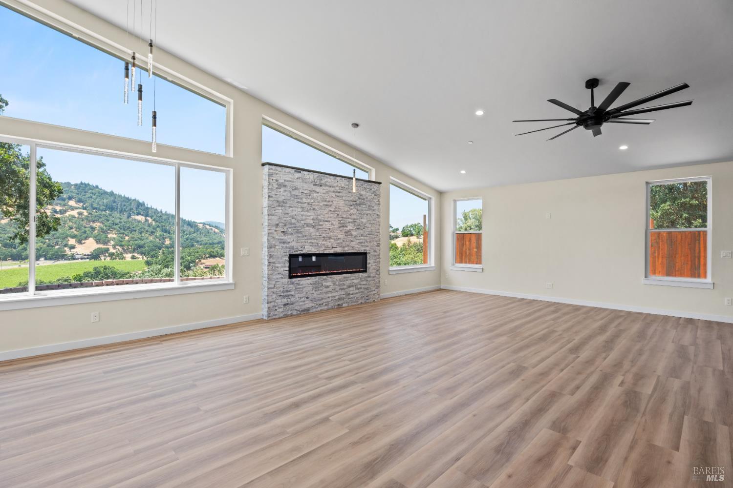 868 Sanel Drive Ukiah CA 95482