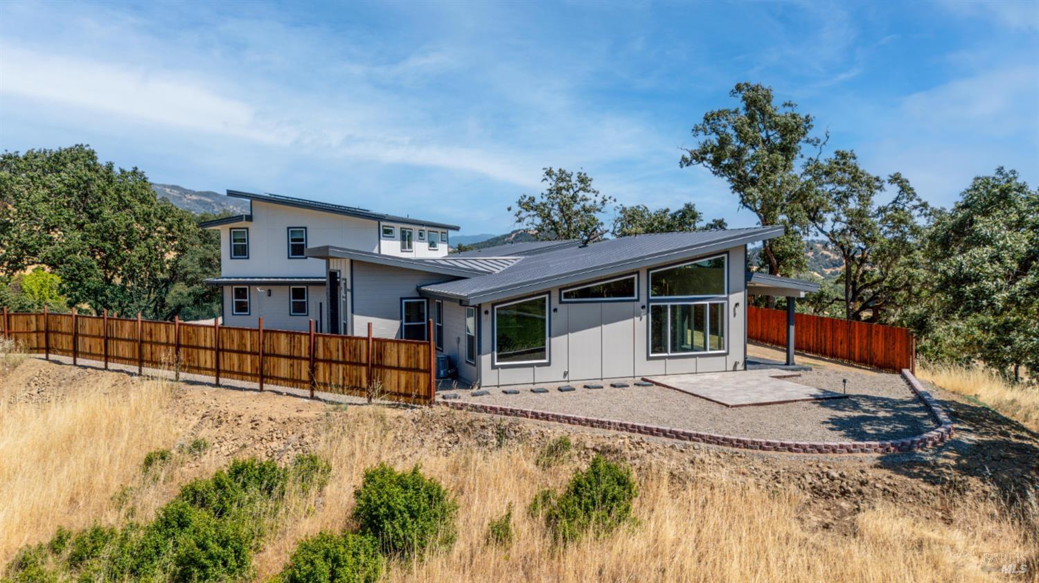 868 Sanel Drive Ukiah CA 95482