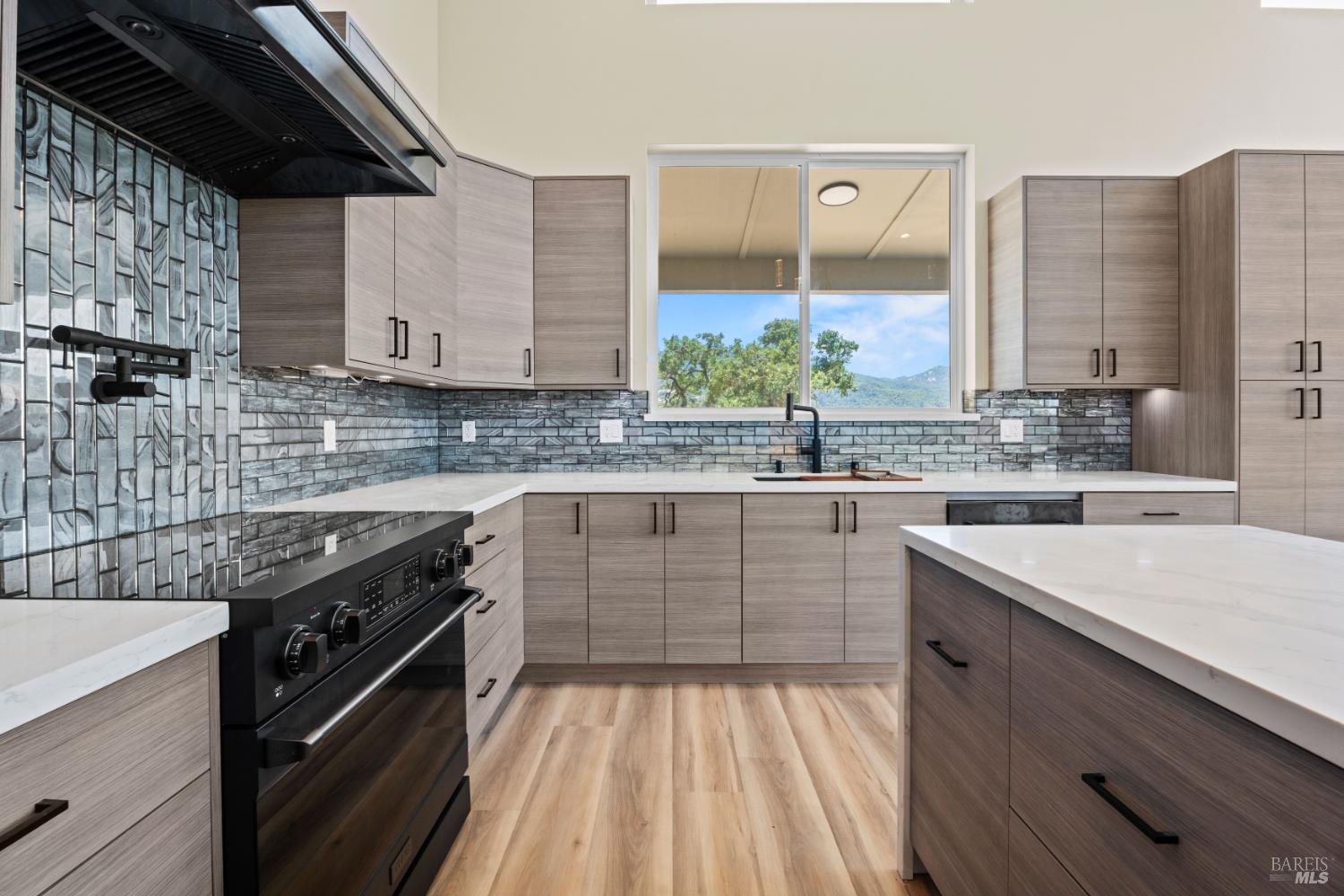868 Sanel Drive Ukiah CA 95482