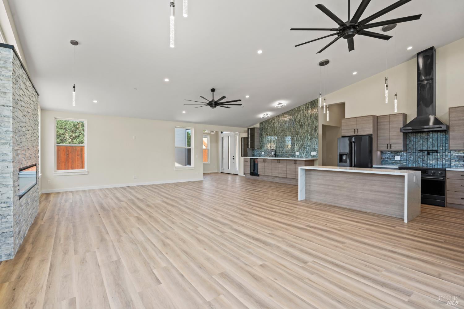 868 Sanel Drive Ukiah CA 95482