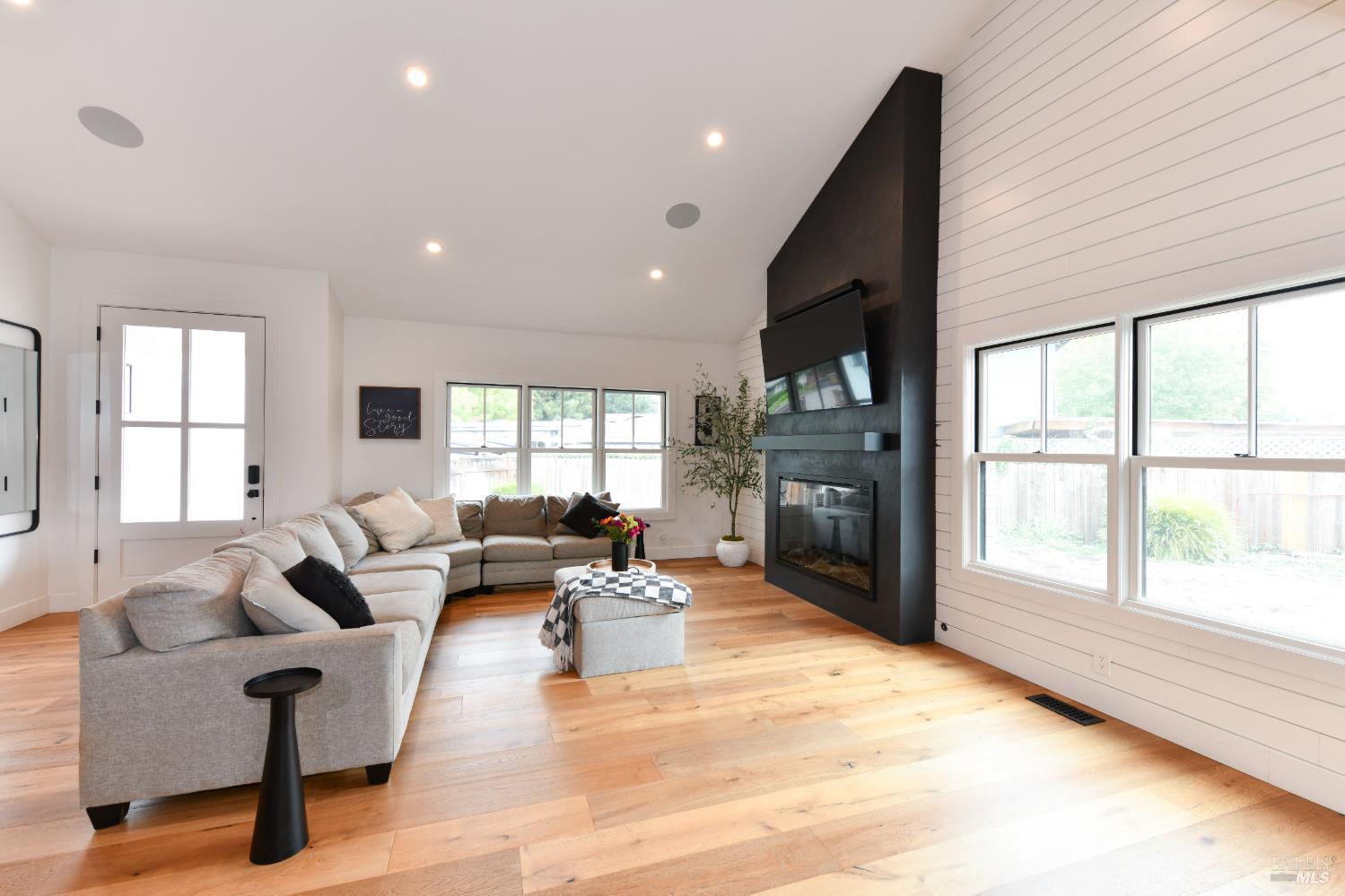3438 Meadowbrook Court Napa CA 94558