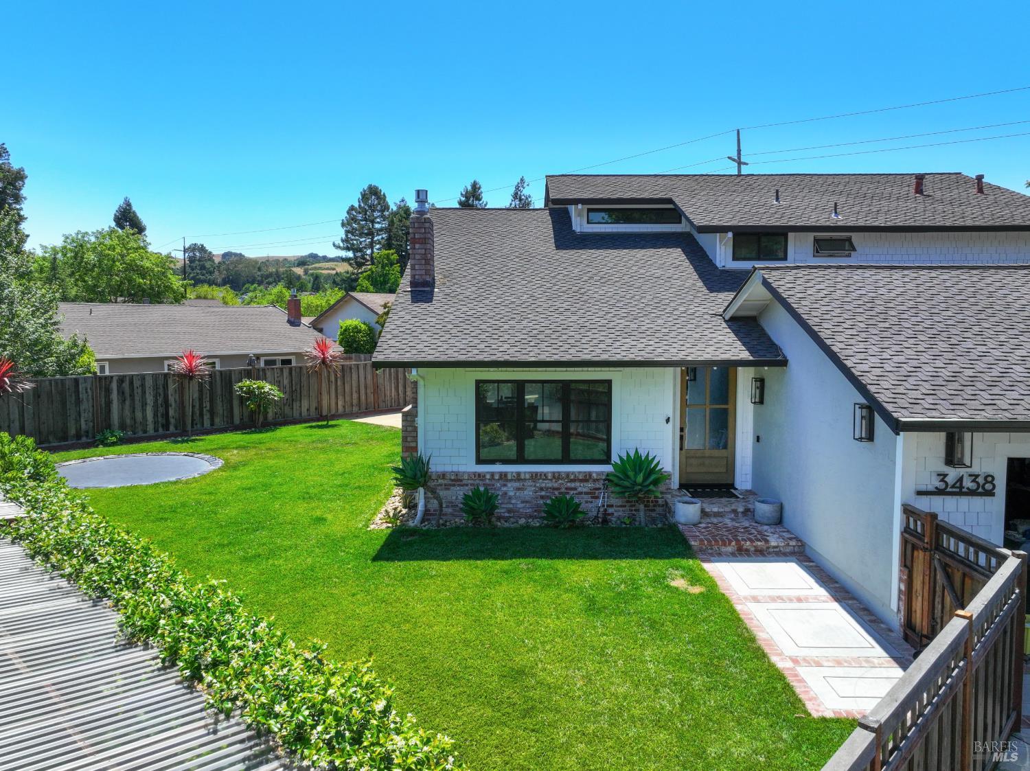 3438 Meadowbrook Court Napa CA 94558