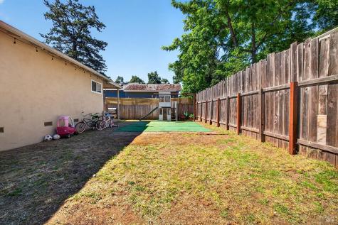 1481 North Street Santa Rosa CA 95404