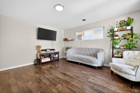 1481 North Street Santa Rosa CA 95404
