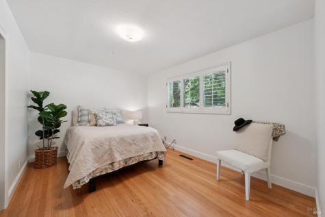 44 Robinhood Drive San Rafael CA 94901