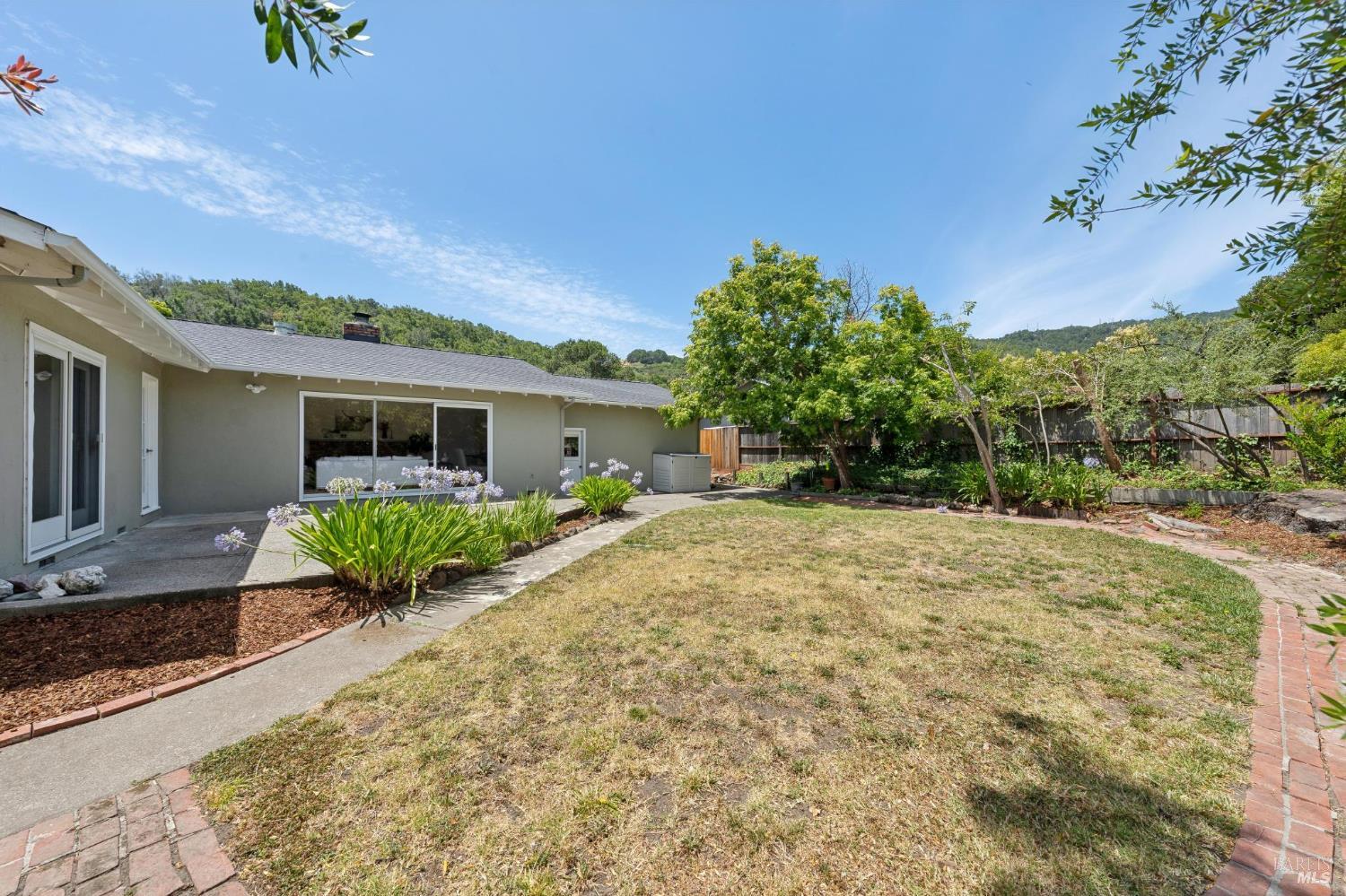 44 Robinhood Drive San Rafael CA 94901