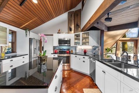 10045 Loch Haven Drive Santa Rosa CA 95404