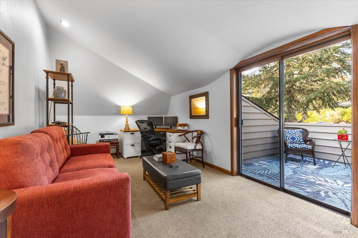 10045 Loch Haven Drive Santa Rosa CA 95404