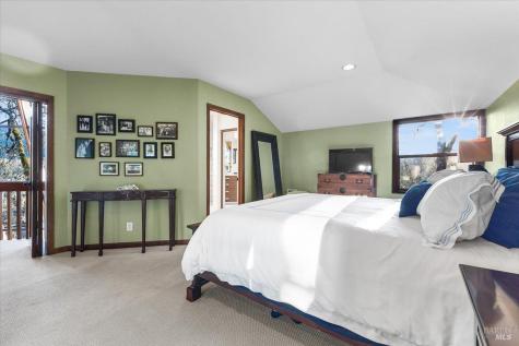 10045 Loch Haven Drive Santa Rosa CA 95404