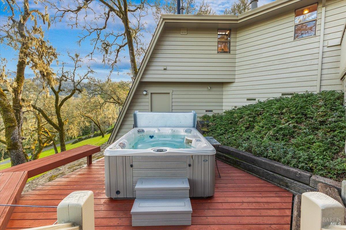 10045 Loch Haven Drive Santa Rosa CA 95404
