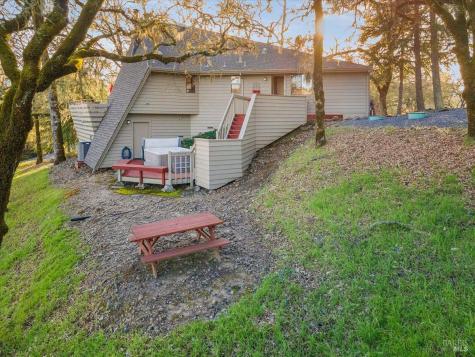 10045 Loch Haven Drive Santa Rosa CA 95404