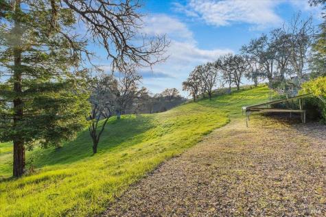 10045 Loch Haven Drive Santa Rosa CA 95404