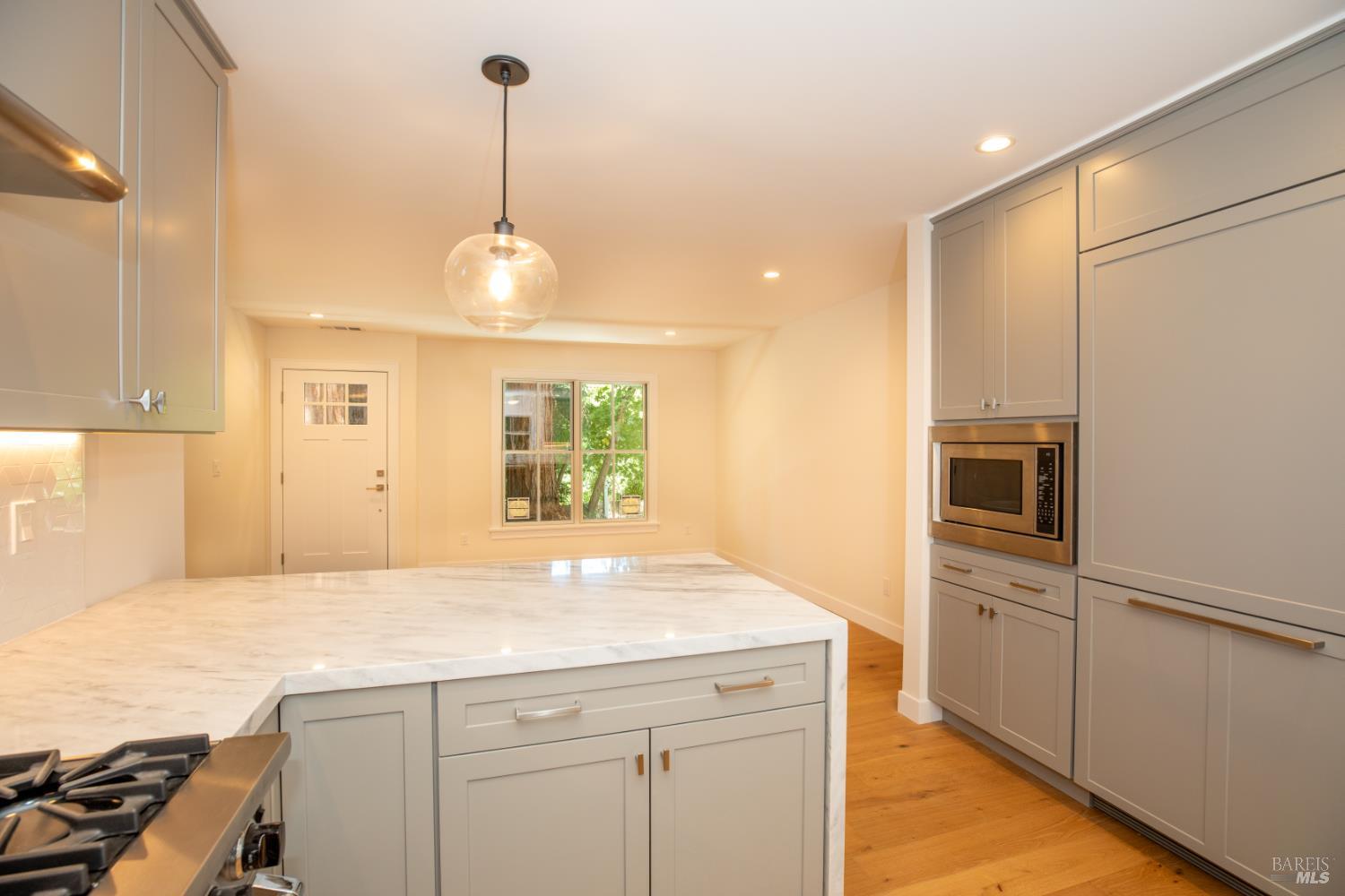 1914 Redwood Drive Healdsburg CA 95448