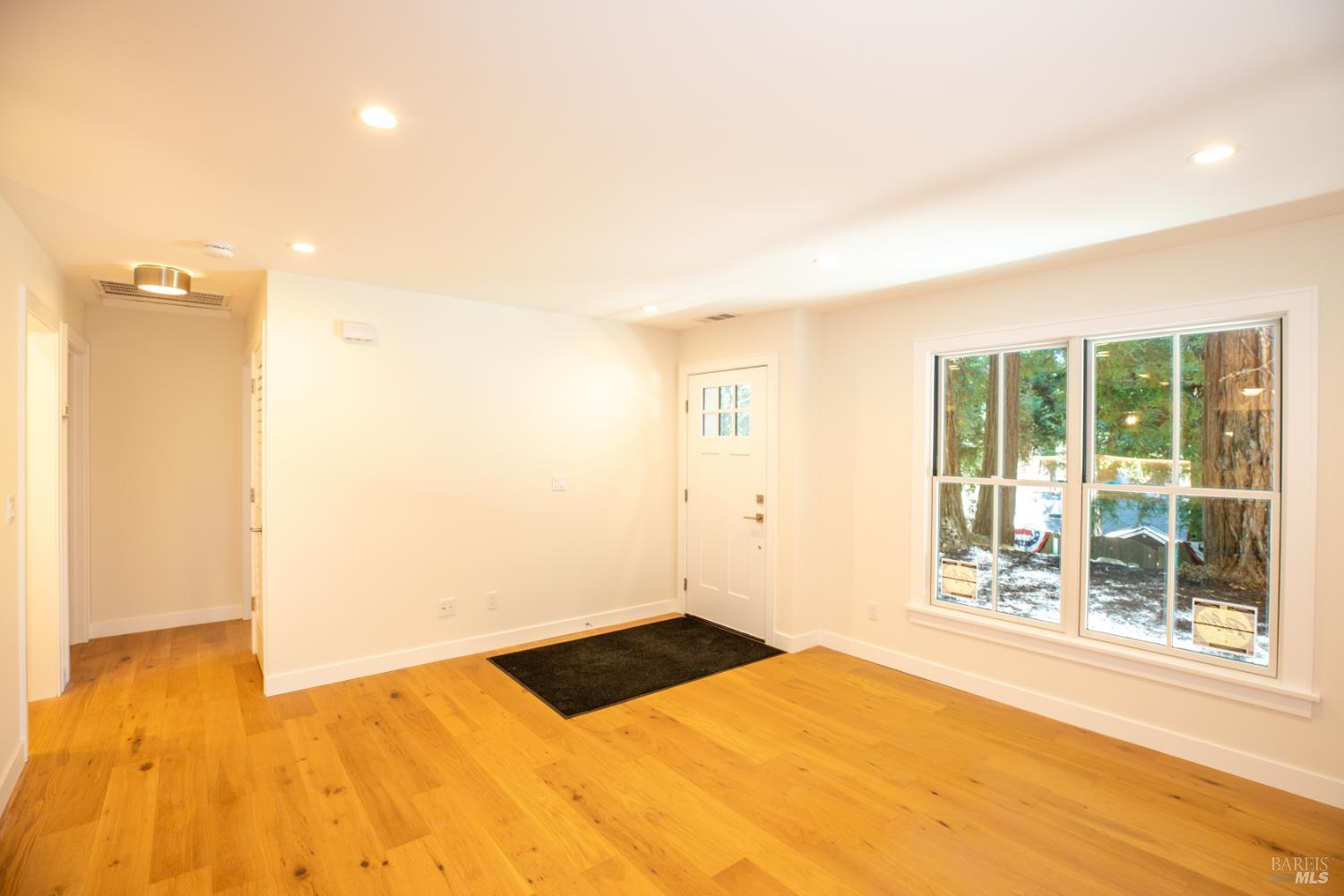 1914 Redwood Drive Healdsburg CA 95448