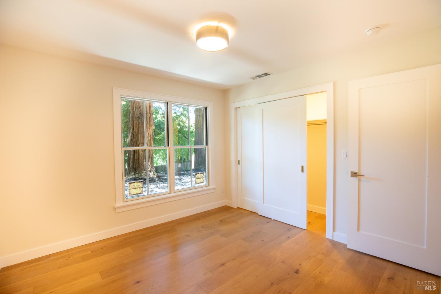 1914 Redwood Drive Healdsburg CA 95448