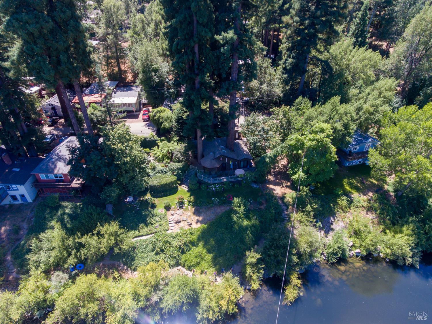 1914 Redwood Drive Healdsburg CA 95448