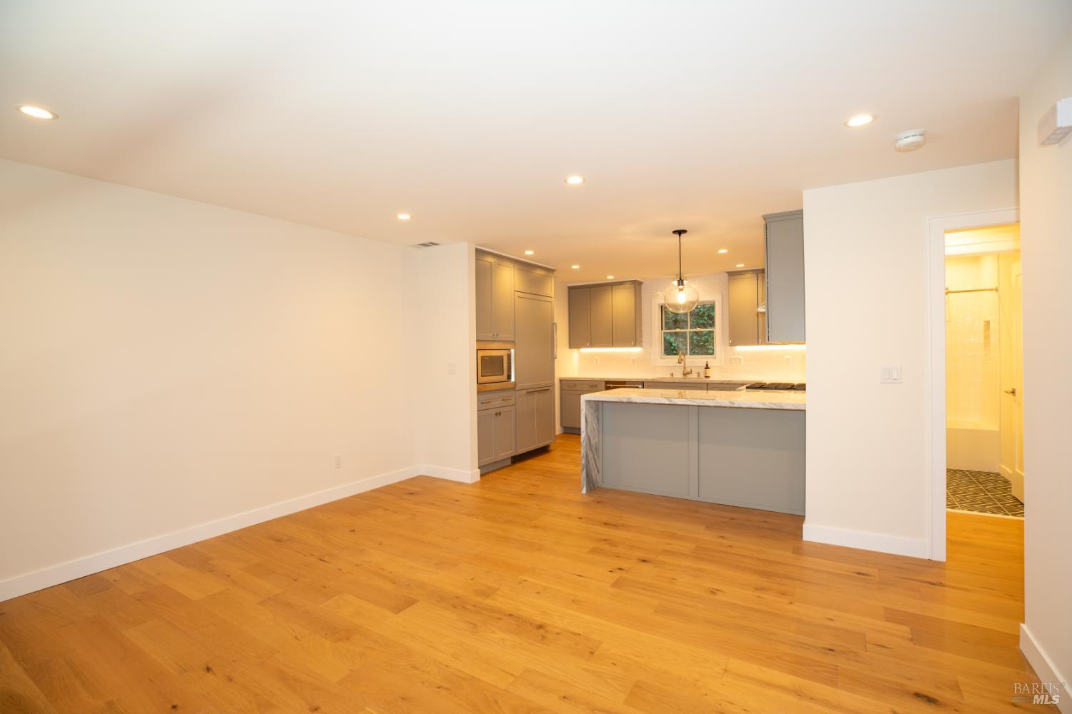 1914 Redwood Drive Healdsburg CA 95448